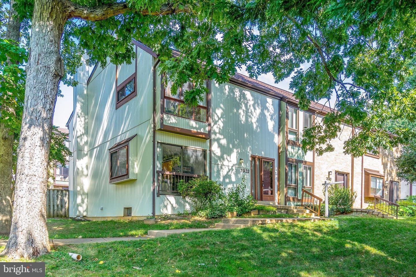 7932 Carrousel Ct, Annandale, VA 22003