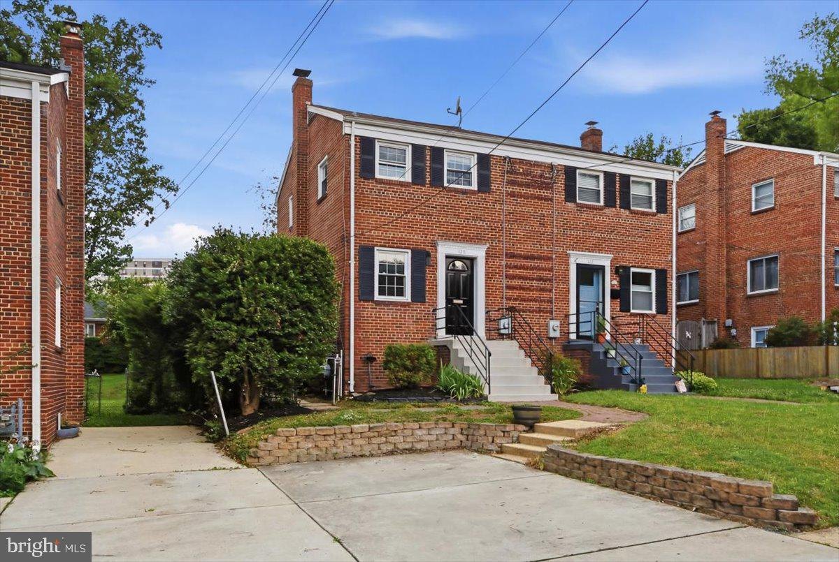115 S Iris St, Alexandria, VA 22304